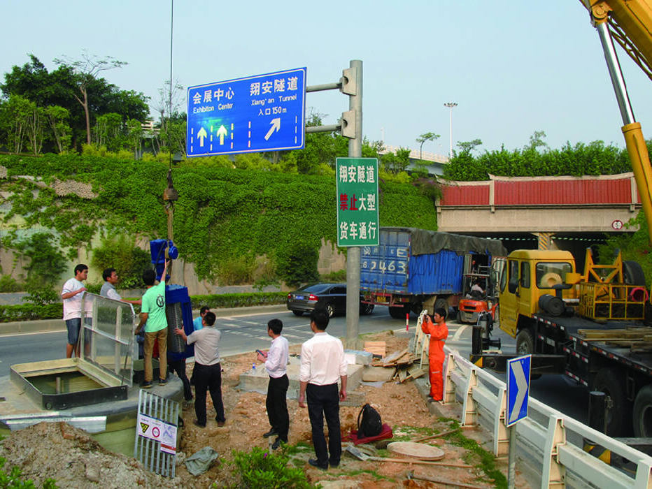 Двойной барабан сточных вод точильщика установлен в тоннель канала Xiangan в Сямыни